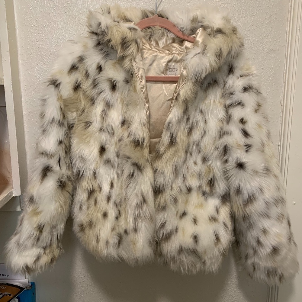 VINTAGE 80's Faux Fur Snow Leopard Coat